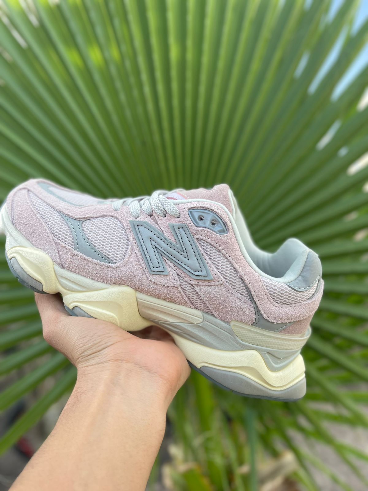 NEW BALANCE HYPER PINK