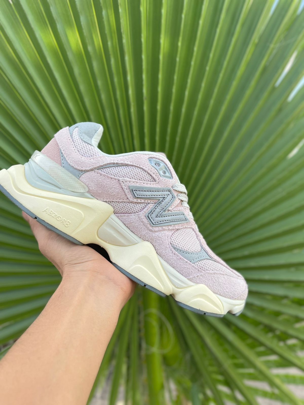 NEW BALANCE HYPER PINK