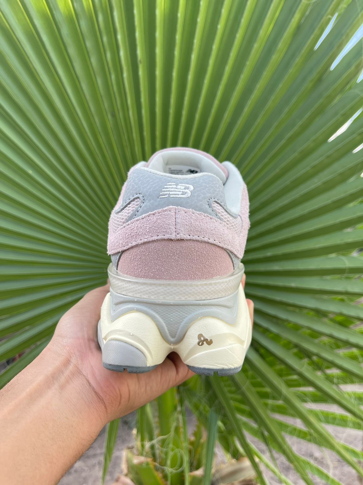 NEW BALANCE HYPER PINK
